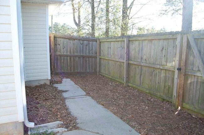 Building Photo - 173 Kendallwood Ct