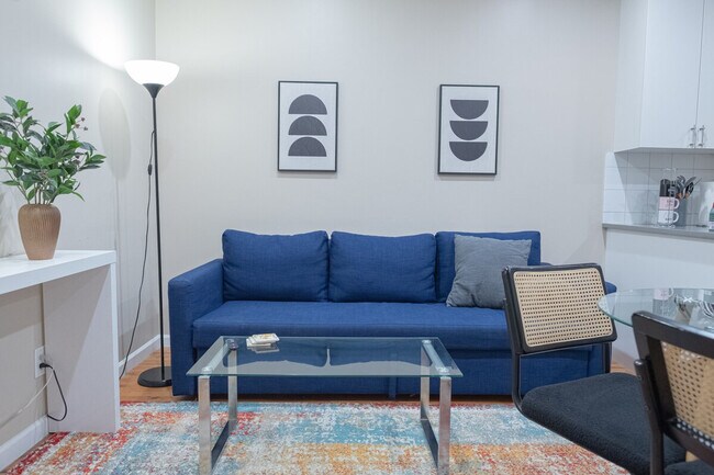 Building Photo - 230 W 113th St