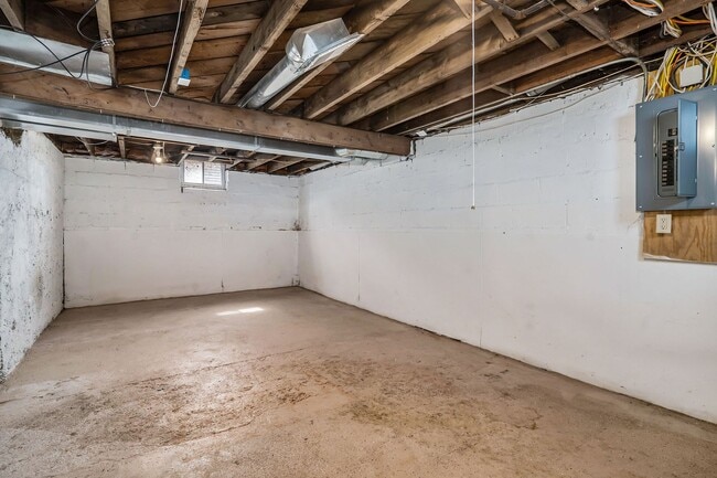 Building Photo - Fantastic, large remodeled 3-bed/1-bath ranch, unfinished basement & partially enclosed yard