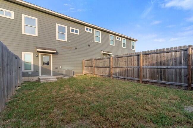 Building Photo - 7314 Savannah Brooks