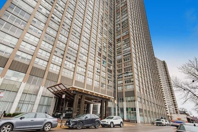 Park Place Tower - 655 W Irving Park Rd