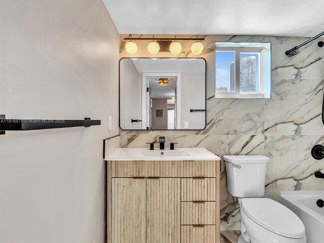 Building Photo - 1030 9th St