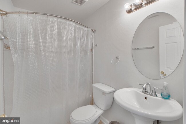 Building Photo - 115 Richard Dr SE