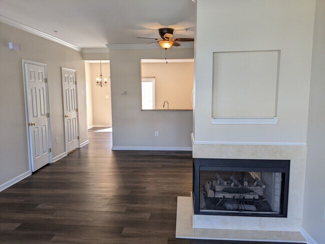 Building Photo - Updated condo in Ballenger Creek available in June!