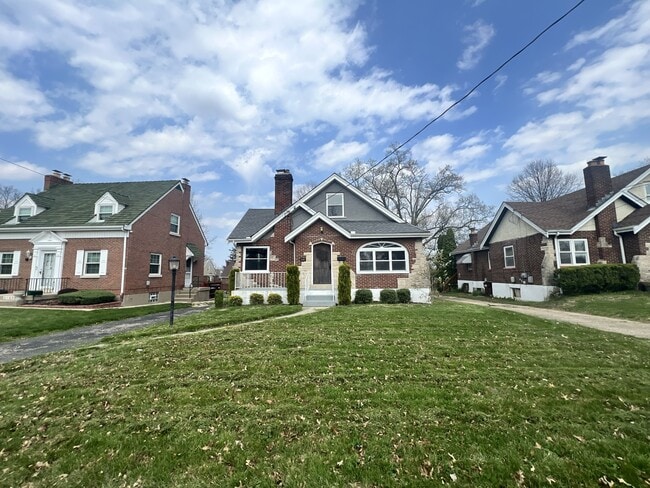 Building Photo - 5194 Sidney Rd