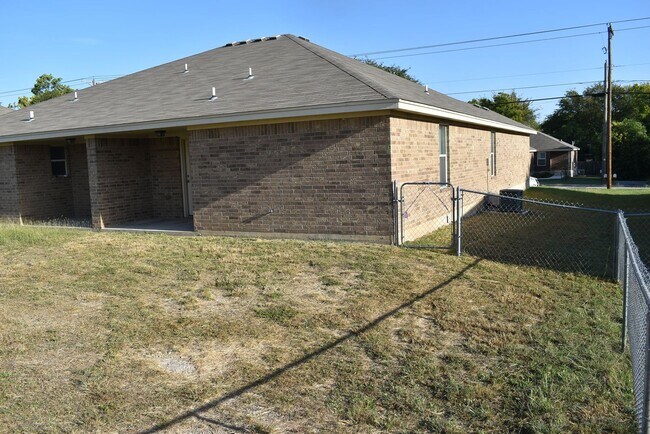 Building Photo - 316 Elbert Ln