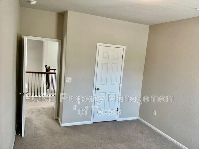 Building Photo - 120 Cloyce Ct