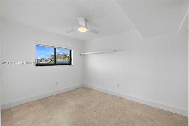 Building Photo - 225 E Enid Dr