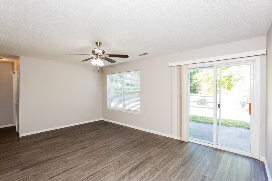 Building Photo - 1832 Emerald Leaf Ct