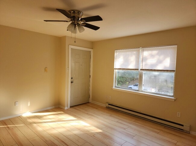 Building Photo - 2526 Gravois Rd