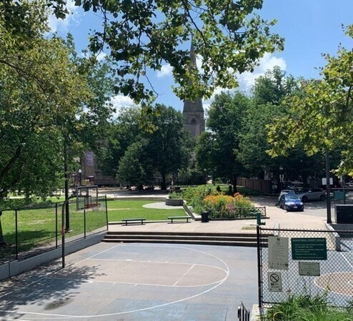 Building Photo - 207 W Newton St