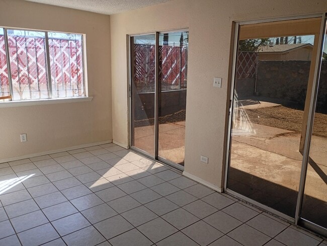 Building Photo - Great Northeast Home