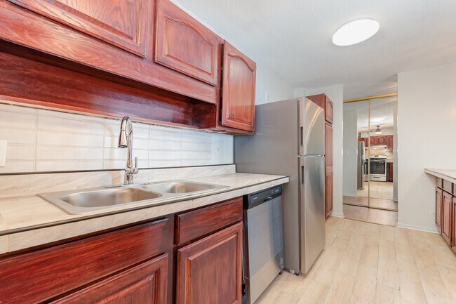 Building Photo - 2201 S Highland Ave