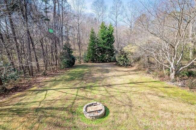 Building Photo - 160 Matlen Dr