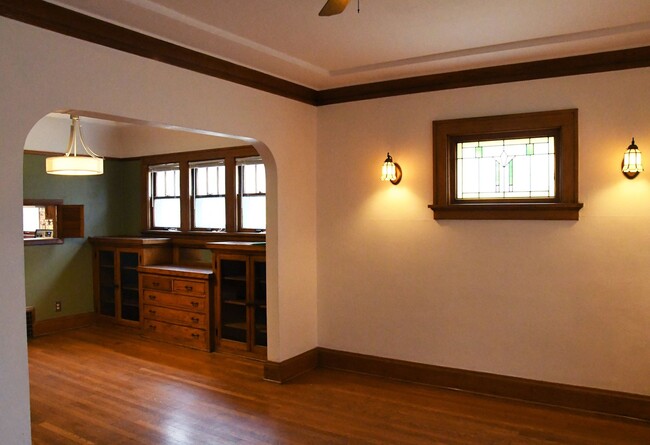 Building Photo - 5120 N Elkhart Ave