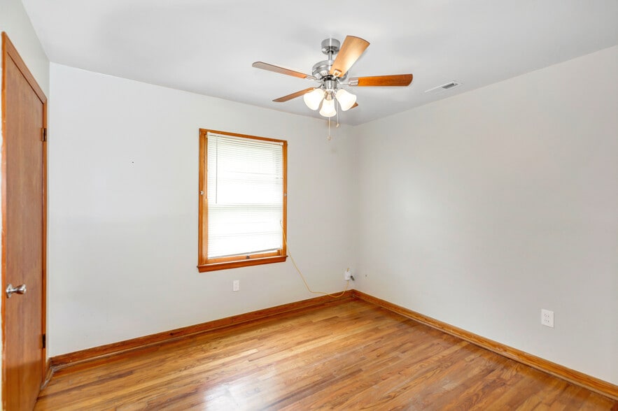 Building Photo - 3912 Hillcrest Ct SW