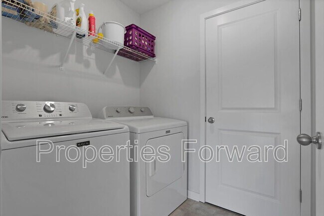 Building Photo - 11 Walnut St