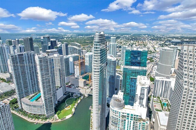 Building Photo - 300 Biscayne Blvd Way