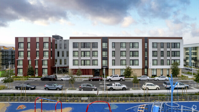 Building Photo - The Starling