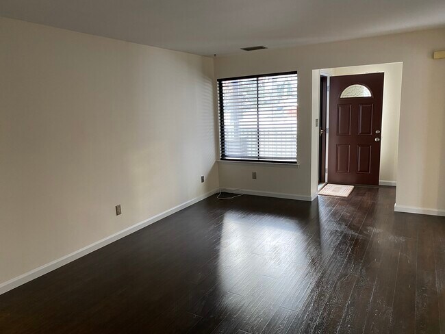 Living room - 57 Birchwood Rd