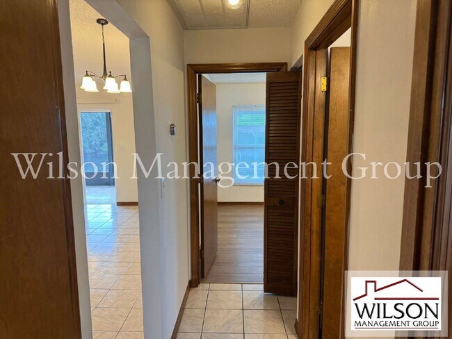 Building Photo - 1420 Flamingo Dr