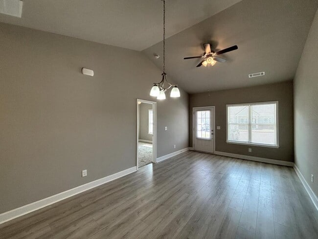 Building Photo - 602 Parkview Ct