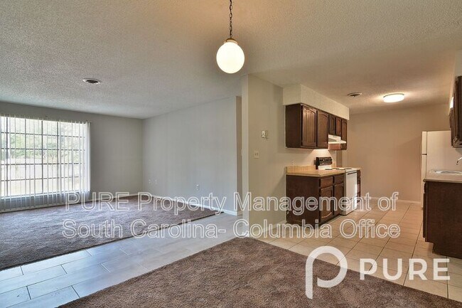 Building Photo - 2915 Chatsworth Rd