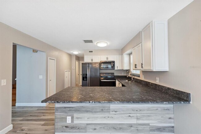 Building Photo - 428 W Klosterman Rd