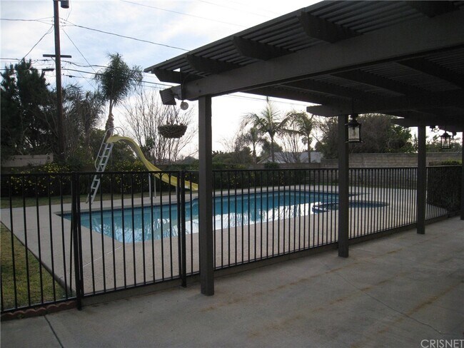 Building Photo - 3218 Tannencrest Dr