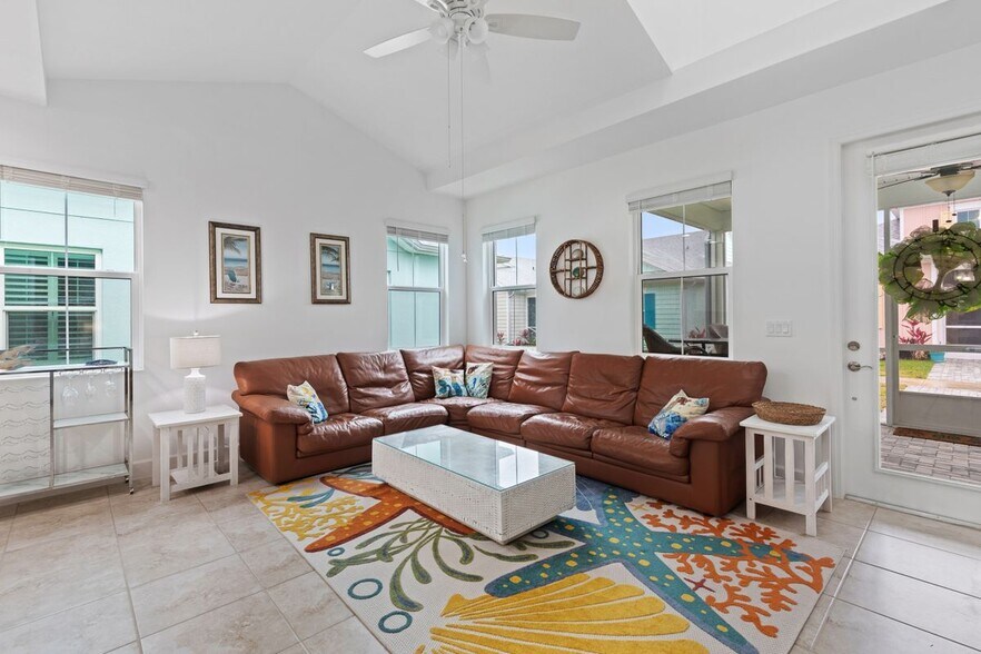 Building Photo - 531 Daiquiri Pl