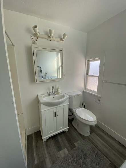 Building Photo - 2531 Ridge Rd