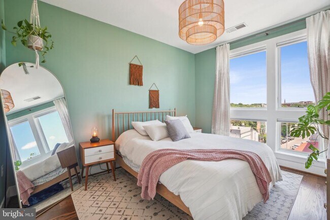 Building Photo - 2920 Georgia Ave NW