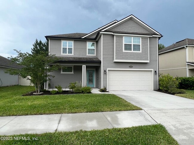 Building Photo - Large 4 bedroom home