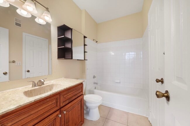 Building Photo - 2612 Robert Trent Jones Dr