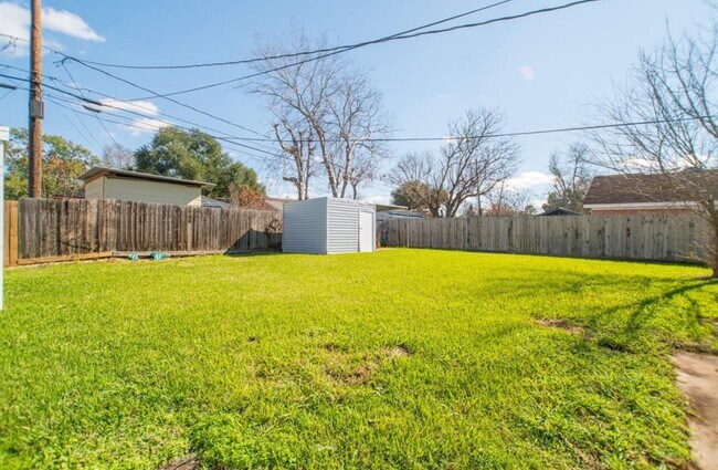 Building Photo - 8503 Braes River Dr