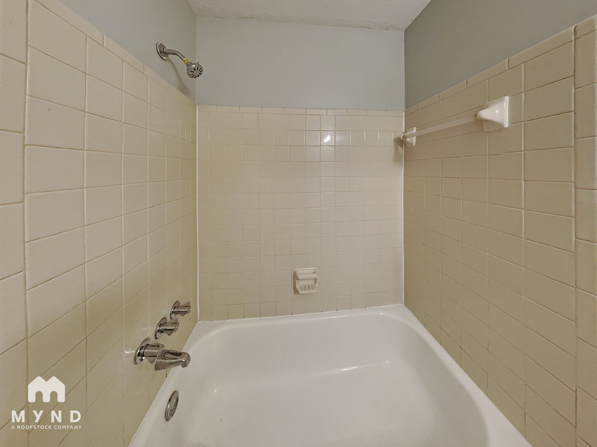 Building Photo - 4645 Sandy Park Dr