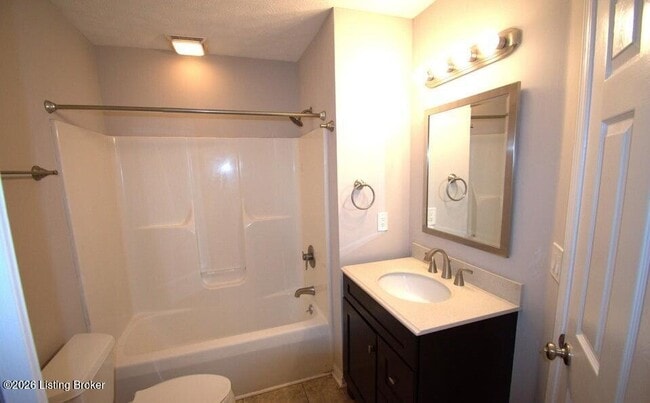 Building Photo - 10407 Pinoak View Dr