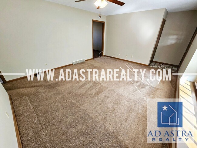 Building Photo - Spacious Duplex in Independence-Available ...