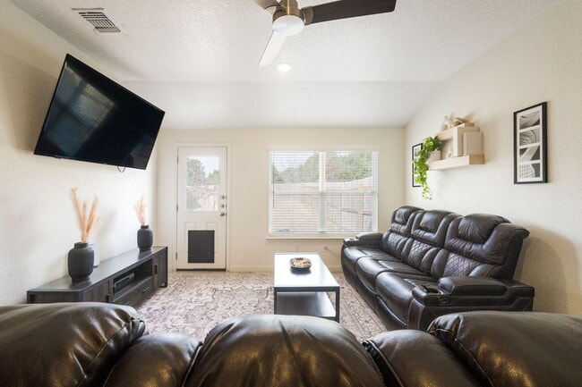 Building Photo - 803 Wax Myrtle Ct