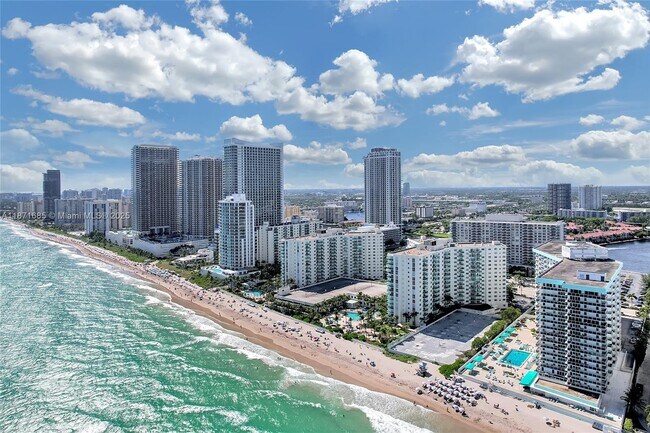 Building Photo - 3725 S Ocean Dr