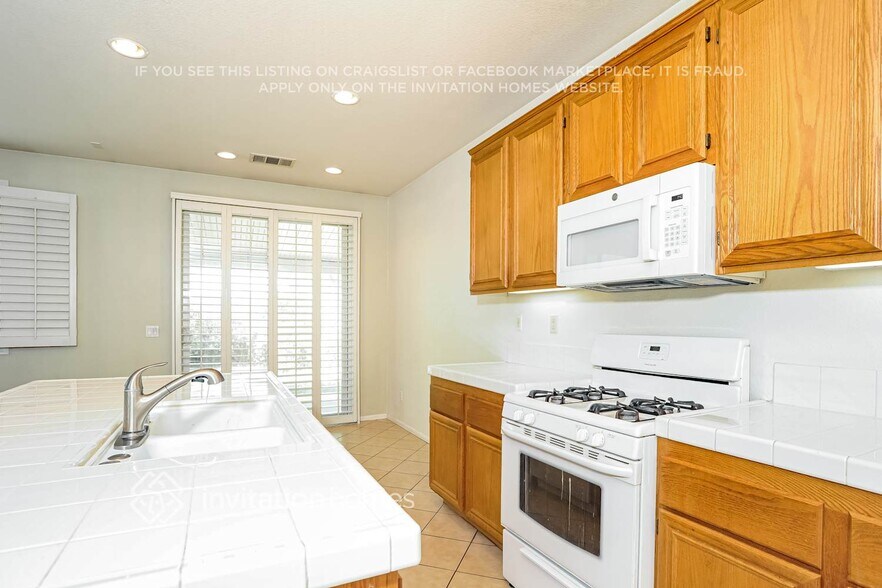 Building Photo - 4551 Jade Ct