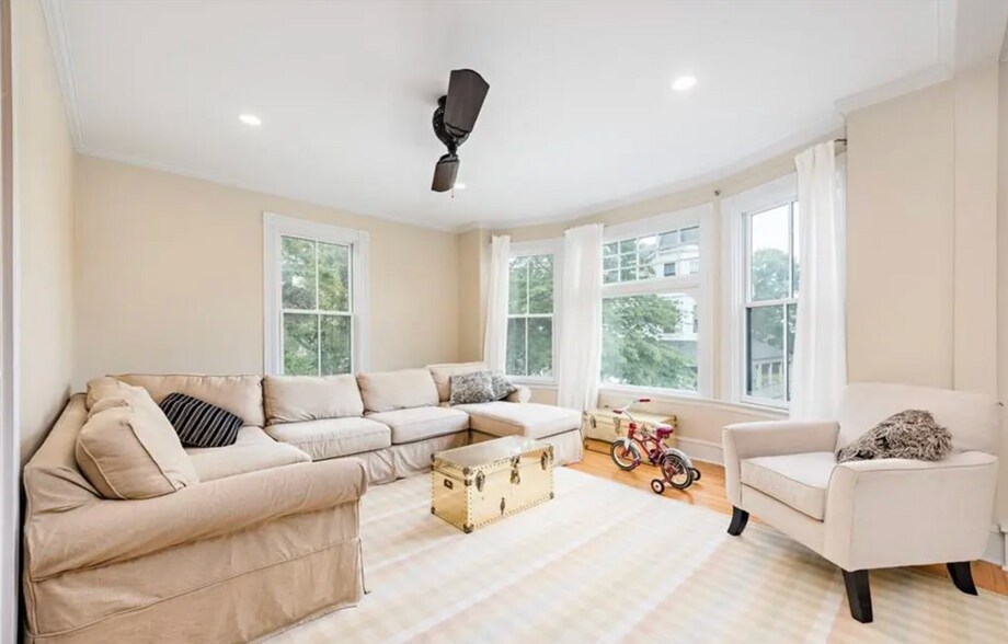 Building Photo - 17 Lincoln St