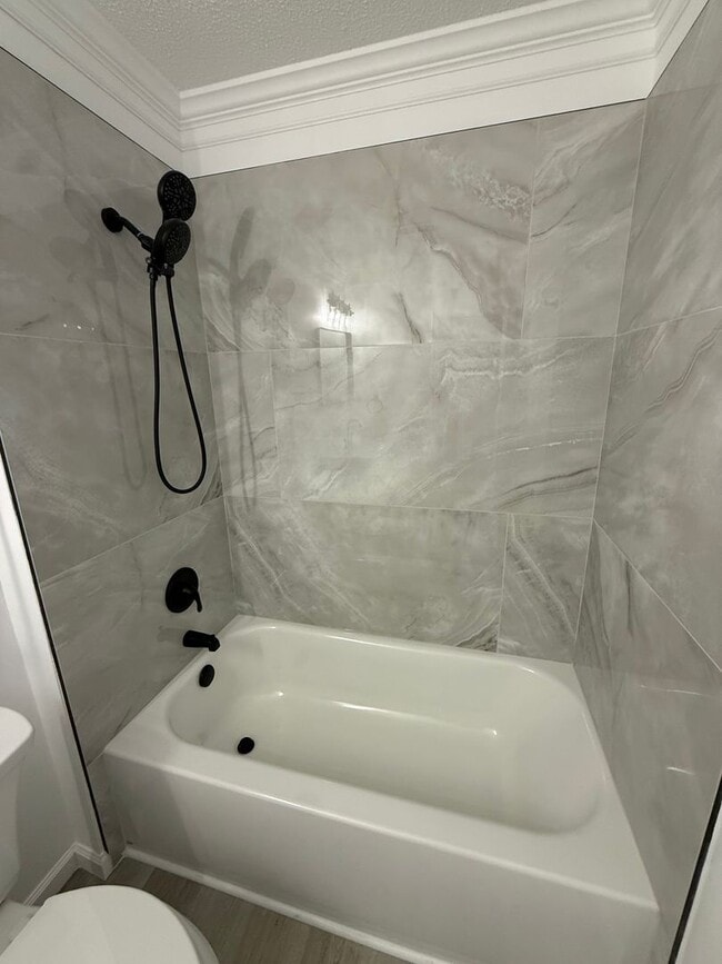 Building Photo - 3/3 Fully Renovated Town Home Available!