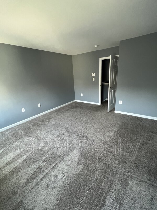 Building Photo - 7120 Azalea Dr