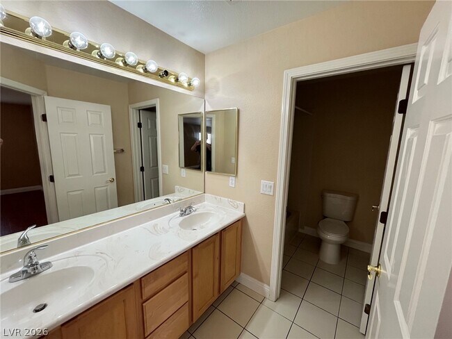 Building Photo - 11000 Pine Knolls Ct