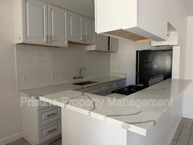 Building Photo - 16439 California St