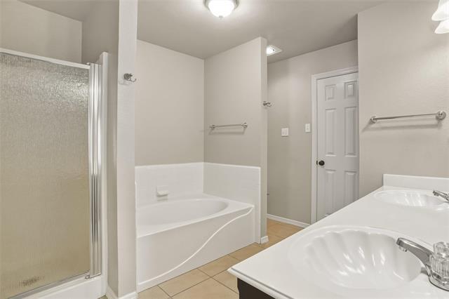 Building Photo - 1067 Roundrock Dr