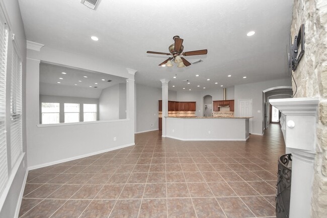 Building Photo - 18403 Sierra Falls Ct