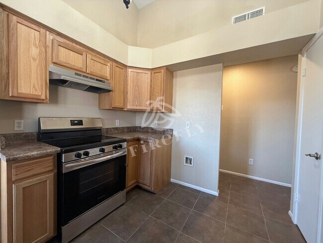 Building Photo - 10720 W Wagon Wheel Dr