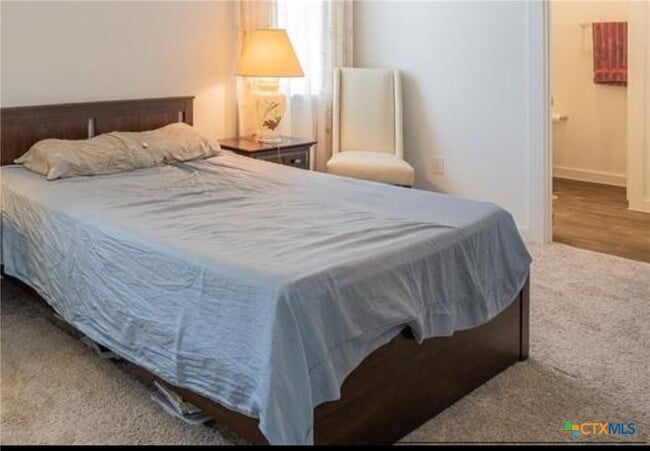 Building Photo - 14020 Neskar Dr